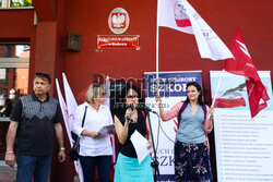 Pikieta przeciwko edukacji włączającej  przed Kuratorium Oświaty w Krakowie
