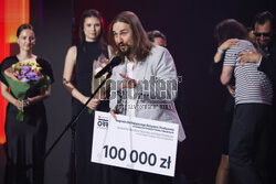 Mastercard OFF CAMERA 2025
