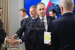 Podpisanie umowy na dostawę Satelitarnego Systemu Obserwacji Ziemi w programie MikroSAR