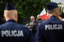 Konferencja Grzegorza Brauna przed Muzeum Polin