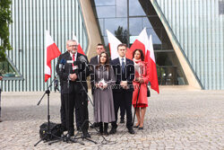 Konferencja Grzegorza Brauna przed Muzeum Polin