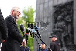 Konferencja Grzegorza Brauna przed Muzeum Polin