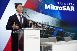 Podpisanie umowy na dostawę Satelitarnego Systemu Obserwacji Ziemi w programie MikroSAR