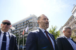 Karol Nawrocki składa wieniec przed pomnikiem Witosa