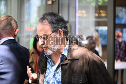 Jean Reno przed studiem DDTVN