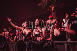 Deborah De Luca Techno Balkon w Hali Olivia