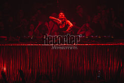 Deborah De Luca Techno Balkon w Hali Olivia