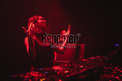 Deborah De Luca Techno Balkon w Hali Olivia