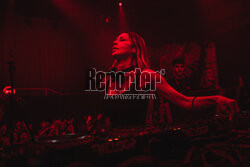 Deborah De Luca Techno Balkon w Hali Olivia