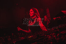 Deborah De Luca Techno Balkon w Hali Olivia