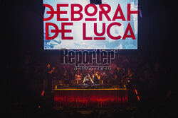 Deborah De Luca Techno Balkon w Hali Olivia