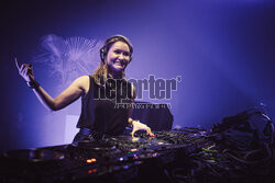 Deborah De Luca Techno Balkon w Hali Olivia