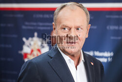 Donald Tusk na odprawie z kierownictwem Marynarki Wojennej w Gdyni