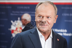 Donald Tusk na odprawie z kierownictwem Marynarki Wojennej w Gdyni