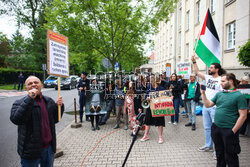 Demonstracja propalestyńska przed ambasadą Izraela w Warszawie