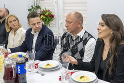 Spotkanie Rafała Trzaskowskiego  z rolnikami w Niecieczy
