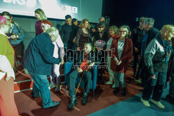 Spotkanie po pokazie filmu "Sny pełne dymu" Doroty Kędzierzawskiej