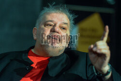 Spotkanie po pokazie filmu "Sny pełne dymu" Doroty Kędzierzawskiej