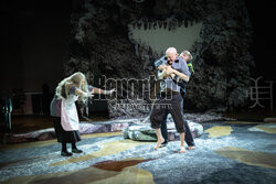 "Pulverkopf" w Nowym Teatrze