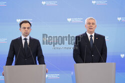 Konferencja ministrów: Domańskiego, Żurka i Siemoniaka