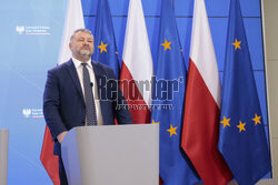 Konferencja ministrów: Domańskiego, Żurka i Siemoniaka