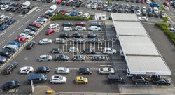  Kolejki na stacji paliw Costco w Thurrock w Essex