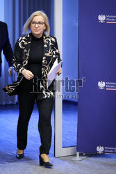 Paulina Hennig-Kloska nt. nieprawidłowości w programie "Czyste Powietrze"