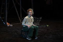 "Prowadź swój pług przez kości umarłych" w Teatrze Narodowym