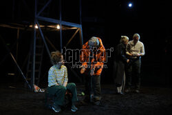 "Prowadź swój pług przez kości umarłych" w Teatrze Narodowym