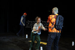 "Prowadź swój pług przez kości umarłych" w Teatrze Narodowym