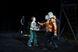 "Prowadź swój pług przez kości umarłych" w Teatrze Narodowym