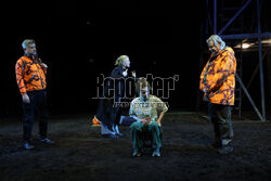 "Prowadź swój pług przez kości umarłych" w Teatrze Narodowym