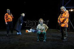 "Prowadź swój pług przez kości umarłych" w Teatrze Narodowym