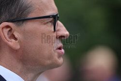 Konferencja Mateusza Morawieckiego przed pomnikiem AK