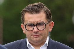 Konferencja Mateusza Morawieckiego przed pomnikiem AK