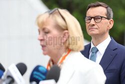 Konferencja Mateusza Morawieckiego przed pomnikiem AK
