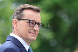 Konferencja Mateusza Morawieckiego przed pomnikiem AK