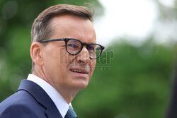 Konferencja Mateusza Morawieckiego przed pomnikiem AK