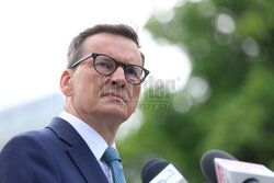 Konferencja Mateusza Morawieckiego przed pomnikiem AK