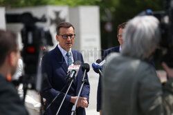 Konferencja Mateusza Morawieckiego przed pomnikiem AK