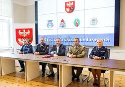 Umowy funduszu wsparcia służb mundurowych w warmińsko-mazurskim