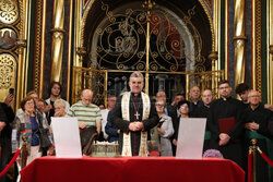 Królewskie szczątki wystawione w Złotej Kaplicy w Poznaniu