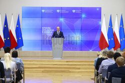 "Sztuczna inteligencja w edukacji - inwestycje i perspektywy"