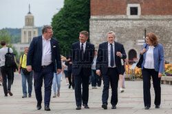 Jarosław Kaczyński na Wawelu w dniu 77. urodzin