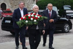 Jarosław Kaczyński na Wawelu w dniu 77. urodzin