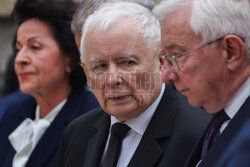Jarosław Kaczyński na Wawelu w dniu 77. urodzin