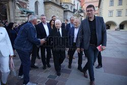 Jarosław Kaczyński na Wawelu w dniu 77. urodzin