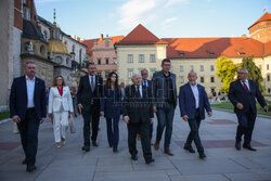 Jarosław Kaczyński na Wawelu w dniu 77. urodzin
