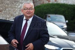 Jarosław Kaczyński na Wawelu w dniu 77. urodzin