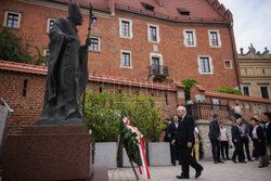 Jarosław Kaczyński na Wawelu w dniu 77. urodzin